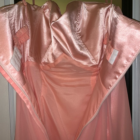 Peach Long Prom/Ball/Gala Dress (bigger top) - Picture 4 of 4